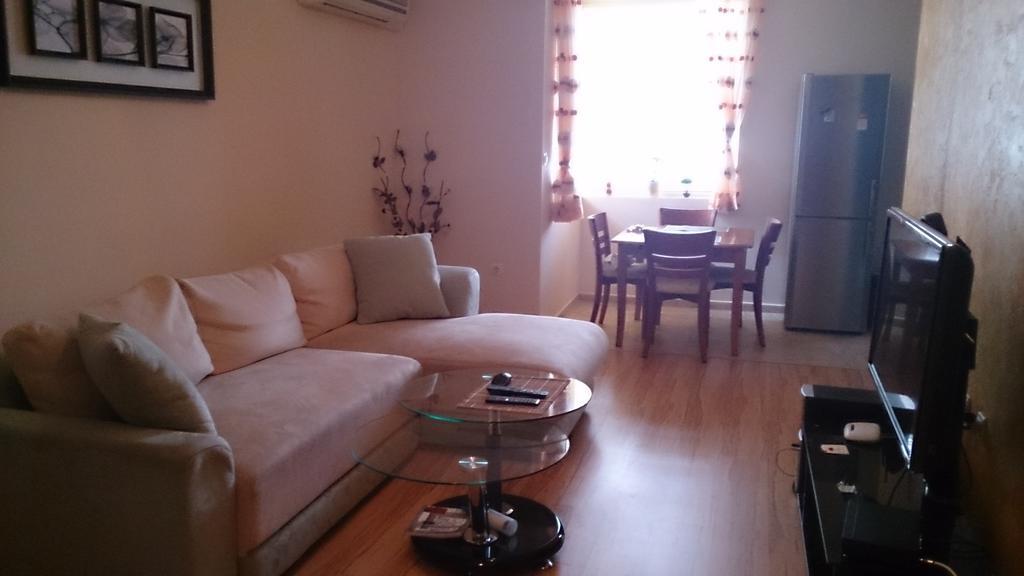 Geri Apartment Burgas City Pokoj fotografie